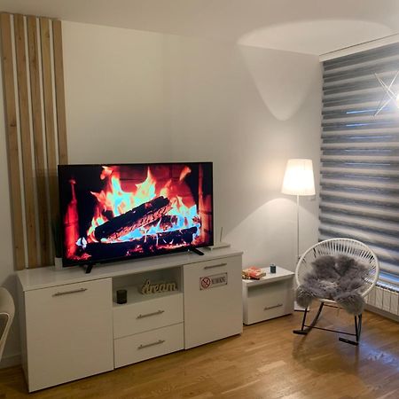 Апартаменты City Heez Apartman Тузла Экстерьер фото