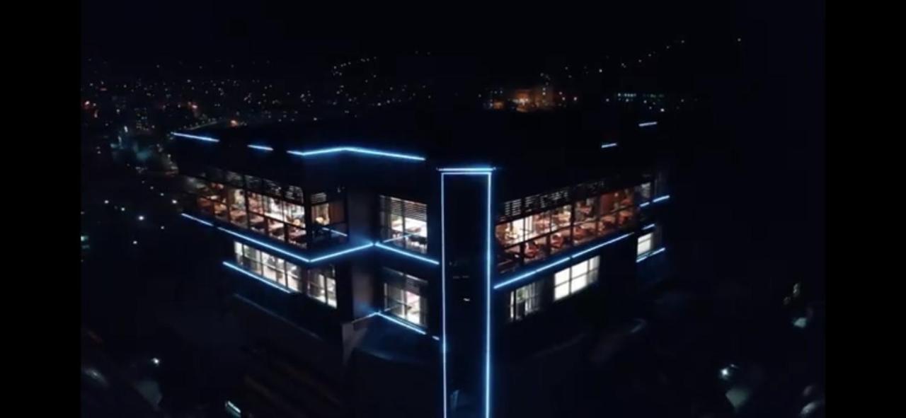 Апартаменты City Heez Apartman Тузла Экстерьер фото