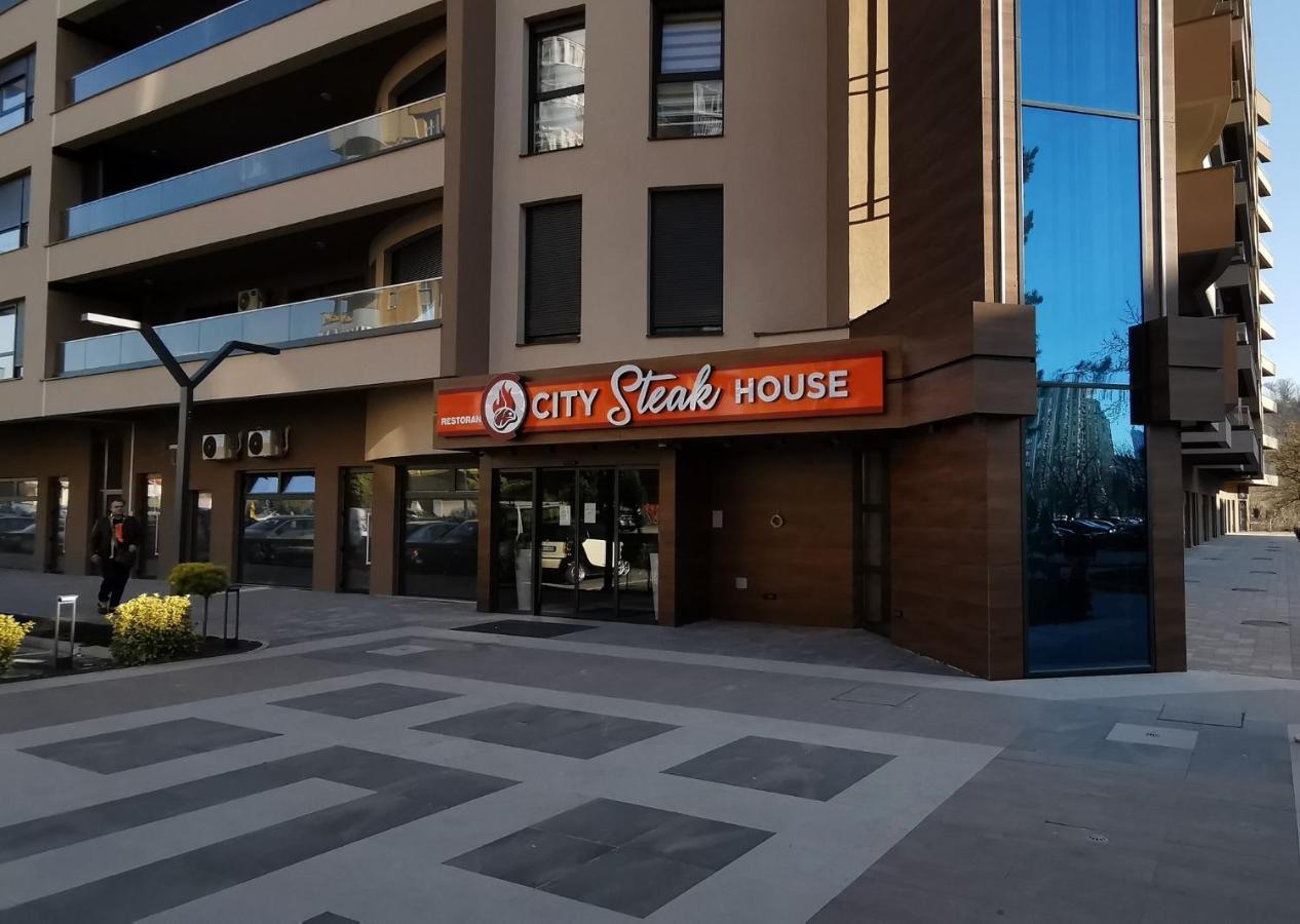 Апартаменты City Heez Apartman Тузла Экстерьер фото